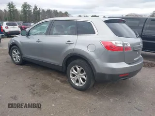 2011 Mazda CX-9 Touring z VIN JM3TB3CV7B0328316, wystawiony jako IAAI lot #42040999 z przebiegiem 160 421 mil mil oraz . Historia ofert i sprzedaży dostępna na DreamBid. Obrazek 3.
