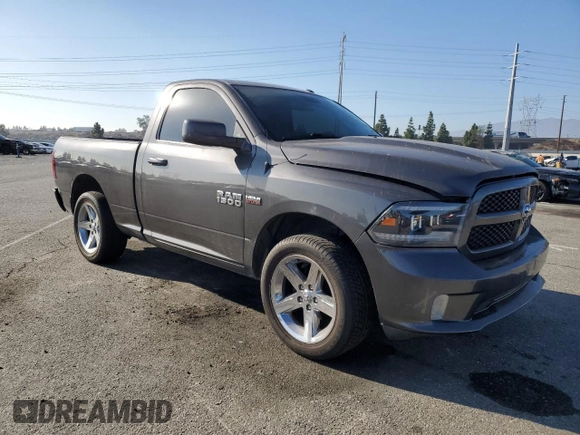 2018 Ram 1500 Express z VIN 3C6JR6AT0JG173365, wystawiony jako Copart lot #82869854 z przebiegiem 77 897 mil mil oraz Szkoda całkowita • Salvage title. Historia ofert i sprzedaży dostępna na DreamBid. Obrazek 4.