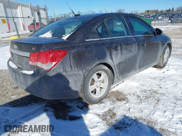 2014 Chevrolet Cruze 1LT z VIN 1G1PC5SB0E7419345, wystawiony jako IAAI lot #41412379 z przebiegiem 114 282 mil mil oraz . Historia ofert i sprzedaży dostępna na DreamBid. Obrazek 4.
