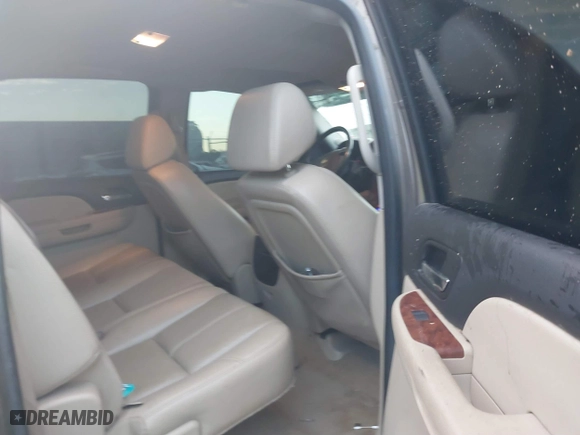 2008 Chevrolet Silverado 1500 LT w/1LT with VIN 2GCEK13J181332863, listed as a IAAI auction lot 41178201 with 181,726 mi miles. Bid and sale history available at carsss.com. Image 8.