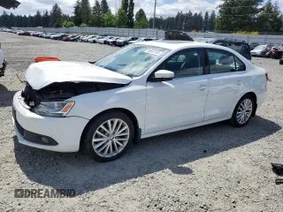 2014 Volkswagen Jetta TDI w/Premium/Nav z VIN 3VWLL7AJ6EM419590, wystawiony jako Copart lot #56532785 z przebiegiem 117 443 mil mil oraz Szkoda całkowita • Salvage title. Historia ofert i sprzedaży dostępna na DreamBid. Obrazek 1.