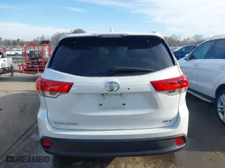 2019 Toyota Highlander SE with VIN 5TDKZRFH0KS315218, listed as a IAAI auction lot 41666981 with 45,218 mi miles. Bid and sale history available at carsss.com. Image 16.