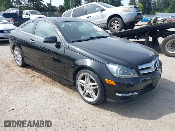 2012 Mercedes-Benz C 250 z VIN WDDGJ4HB5CF764992, wystawiony jako IAAI lot #42208031 z przebiegiem 101 533 mil mil oraz . Historia ofert i sprzedaży dostępna na DreamBid. Obrazek 1.