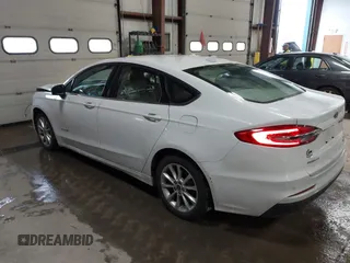2019 Ford Fusion SE with VIN 3FA6P0LUXKR188040, listed as a IAAI auction lot 41079252 with 113,667 mi miles and . Bid and sale history available at carsss.com. Image 3.