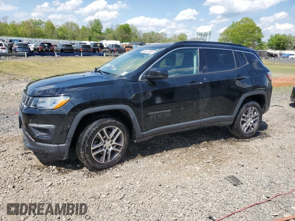 2020 Jeep Compass Latitude z VIN 3C4NJDBB8LT217957, wystawiony jako Copart lot #55413295 z przebiegiem 103 659 mil mil oraz Szkoda całkowita • Salvage title. Historia ofert i sprzedaży dostępna na DreamBid. Obrazek 1.