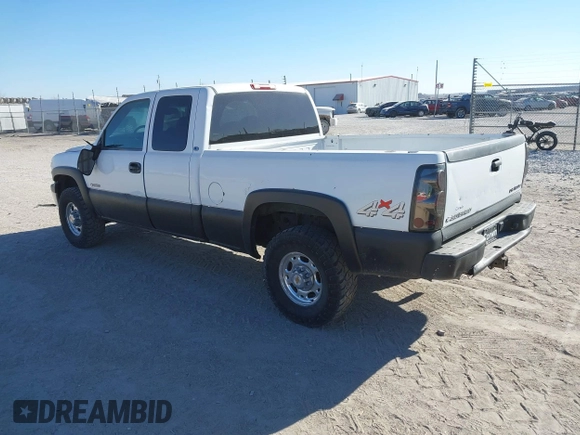 2001 Chevrolet Silverado 2500 with VIN 1GCGK29U81Z218548, listed as a IAAI auction lot 41442231 with 209,009 mi miles. Bid and sale history available at carsss.com. Image 3.