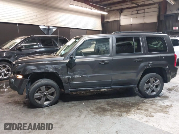2015 Jeep Patriot Latitude z VIN 1C4NJRFB4FD409149, wystawiony jako IAAI lot #42268239 z przebiegiem 107 145 mil mil oraz . Historia ofert i sprzedaży dostępna na DreamBid. Obrazek 6.