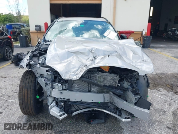 2024 Volvo XC60 Core Dark Theme z VIN YV4L12RK1R1908391, wystawiony jako IAAI lot #41212899 z przebiegiem 9083 mil mil oraz . Historia ofert i sprzedaży dostępna na DreamBid. Obrazek 12.