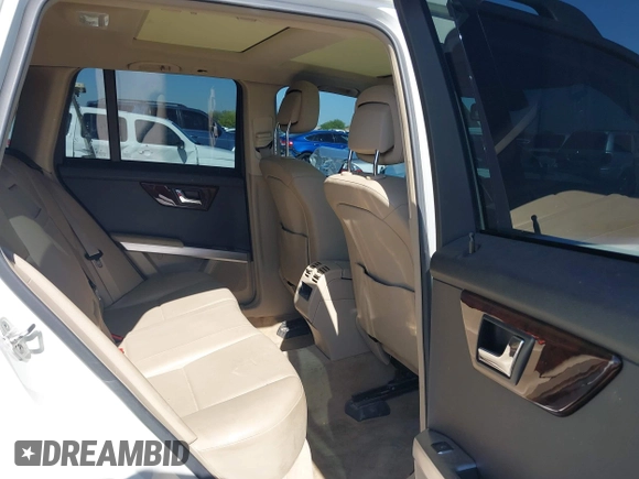 2011 Mercedes-Benz GLK 350 with VIN WDCGG5GB7BF651781, listed as a IAAI auction lot 42118517 with 100,167 mi miles and . Bid and sale history available at carsss.com. Image 8.