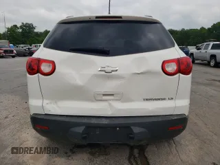 2012 Chevrolet Traverse LS z VIN 1GNKRFEDXCJ143055, wystawiony jako Copart lot #56139025 z przebiegiem 243 496 mil mil oraz Szkoda całkowita • Salvage title. Historia ofert i sprzedaży dostępna na DreamBid. Obrazek 6.
