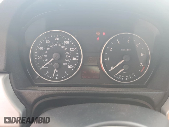 2006 BMW 3 Series 330i with VIN WBAVB335X6AZ85075, listed as a Copart auction lot 63092735 with 126,134 mi miles and Salvage title. Bid and sale history available at DreamBid. Image 9.