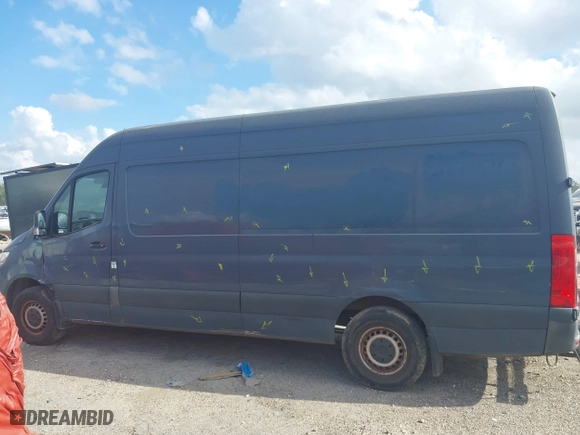 2019 Mercedes-Benz Sprinter Cargo Van with VIN WD4PF1CD6KP121116, listed as a IAAI auction lot 40745605 with 131,286 mi miles. Bid and sale history available at carsss.com. Image 14.
