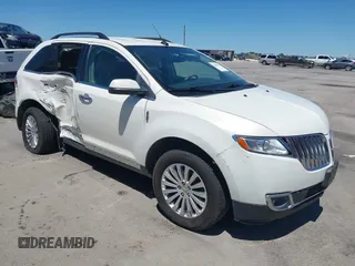 2013 Lincoln MKX z VIN 2LMDJ6JK1DBL48122, wystawiony jako IAAI lot #42086337 z przebiegiem 95 422 mil mil oraz . Historia ofert i sprzedaży dostępna na DreamBid. Obrazek 1.