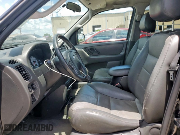 2004 Ford Escape XLT z VIN 1FMYU03124KB41332, wystawiony jako Copart lot #62335725 z przebiegiem Nie podano mil oraz Czysty tytuł • Clean title. Historia ofert i sprzedaży dostępna na DreamBid. Obrazek 7.