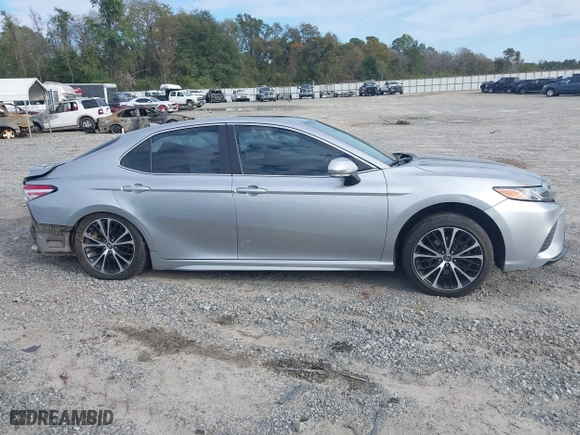 2020 Toyota Camry SE with VIN 4T1J11AKXLU879877, listed as a IAAI auction lot 40827028 with 176,872 mi miles. Bid and sale history available at carsss.com. Image 14.