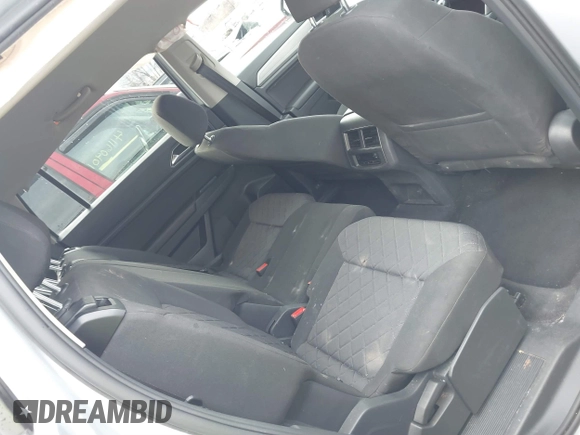 2018 Volkswagen Atlas S with VIN 1V2AP2CA3JC531272, listed as a IAAI auction lot 41224191 with 127,276 mi miles and . Bid and sale history available at DreamBid. Image 8.