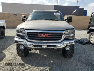 2003 GMC Sierra 1500HD SLE z VIN 1GTGC13U83F159358, wystawiony jako Copart lot #78096954 z przebiegiem 163 013 mil mil oraz Szkody całkowita. Historia ofert i sprzedaży dostępna na DreamBid. Obrazek 5.