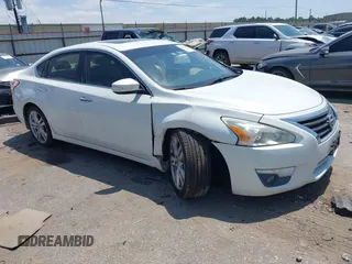 2013 Nissan Altima SV with VIN 1N4BL3AP7DN523429, listed as a IAAI auction lot 42016429 with 188,953 mi miles and . Bid and sale history available at carsss.com. Image 1.