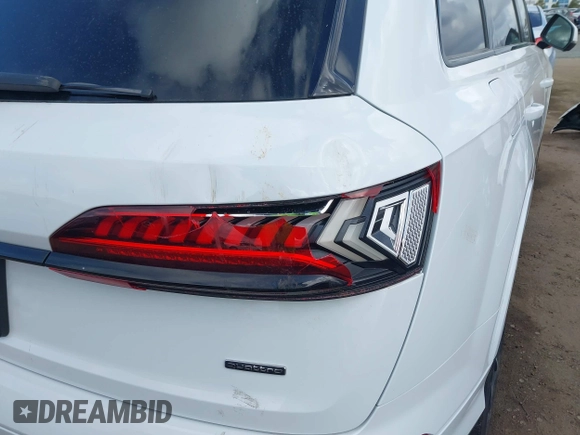 2022 Audi Q7 Premium Plus with VIN WA1LXBF76ND014939, listed as a IAAI auction lot 41925444 with 34,807 mi miles and . Bid and sale history available at DreamBid. Image 6.