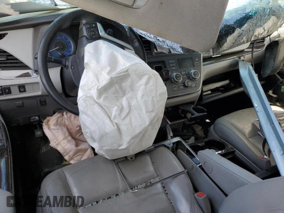 2015 Toyota Sienna XLE с VIN 5TDYK3DC8FS557294, выставлен на аукционе Copart как лот 57247845 с пробегом Не указан миль и Списание • Salvage title. История ставок и продаж доступна на DreamBid. Изображение 8.