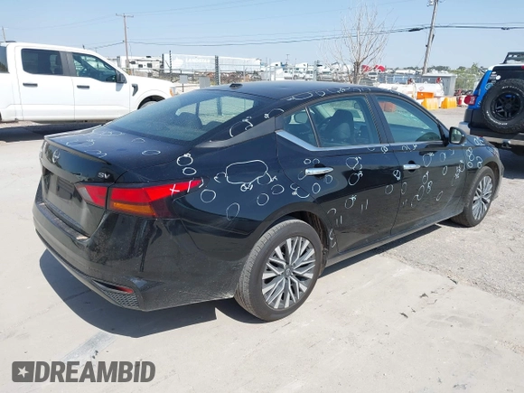2024 Nissan Altima SV z VIN 1N4BL4DV3RN335742, wystawiony jako IAAI lot #42521869 z przebiegiem 39 505 mil mil oraz . Historia ofert i sprzedaży dostępna na DreamBid. Obrazek 4.