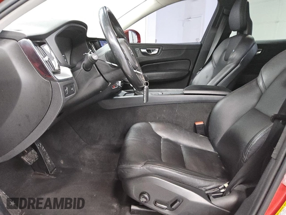 2018 Volvo XC60 Momentum with VIN YV4102RK9J1024956, listed as a Copart auction lot 43135215 with 95,269 mi miles and Clean Title. Bid and sale history available at DreamBid. Image 7.