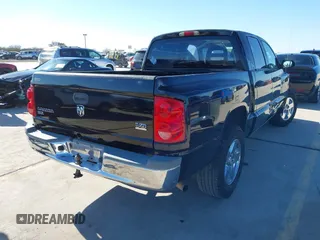 2005 Dodge Dakota SLT z VIN 1D7HE48N15S271078, wystawiony jako IAAI lot #41666707 z przebiegiem 164 180 mil mil oraz . Historia ofert i sprzedaży dostępna na DreamBid. Obrazek 4.