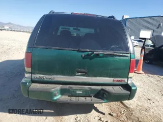 2000 GMC Jimmy SLE Convenience with VIN 1GKDT13W3Y2215035, listed as a Copart auction lot 77484104 with 116,124 mi miles and Salvage Title. Bid and sale history available at carsss.com. Image 6.