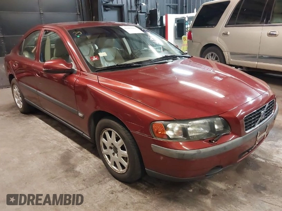 2001 Volvo S60 with VIN YV1RS61R912017817, listed as a IAAI auction lot 41981663 with 44,226 mi miles. Bid and sale history available at carsss.com. Image 1.