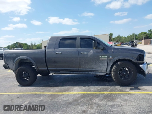 2018 Ram 2500 Big Horn z VIN 3C6UR5ML2JG368807, wystawiony jako IAAI lot #42159084 z przebiegiem 142 326 mil mil oraz . Historia ofert i sprzedaży dostępna na DreamBid. Obrazek 14.