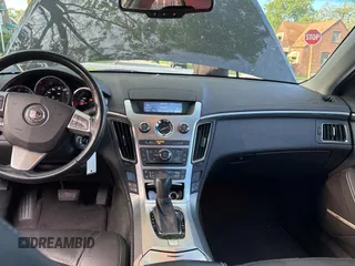 2013 Cadillac CTS Luxury z VIN 1G6DE5E52D0163844, wystawiony jako Copart lot #59255525 z przebiegiem 98 912 mil mil oraz Czysty tytuł • Clean title. Historia ofert i sprzedaży dostępna na DreamBid. Obrazek 9.