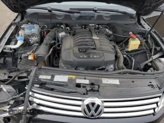 2017 Volkswagen Touareg Wolfsburg Edition with VIN WVGRF7BP9HD006520, listed as a Copart auction lot 84168634 with 76,596 mi miles and Salvage title. Bid and sale history available at DreamBid. Image 13.
