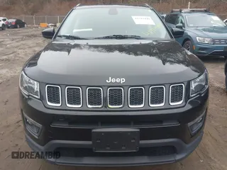2018 Jeep Compass Altitude with VIN 3C4NJDBB0JT399781, listed as a IAAI auction lot 41711499 with 39,891 mi miles and . Bid and sale history available at carsss.com. Image 12.
