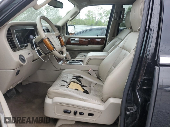 2011 Lincoln Navigator with VIN 5LMJJ2J5XBEJ04548, listed as a Copart auction lot 52440525 with 266,999 mi miles and Salvage title. Bid and sale history available at DreamBid. Image 7.