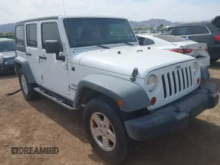 2011 Jeep Wrangler Unlimited Sport with VIN 1J4BA3H10BL629533, listed as a IAAI auction lot 41890698 with 189,376 mi miles. Bid and sale history available at carsss.com. Image 1.