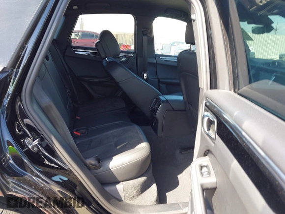 2020 Porsche Macan with VIN WP1AA2A52LLB12887, listed as a IAAI auction lot 41970408 with 33,995 mi miles and . Bid and sale history available at DreamBid. Image 8.