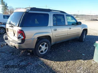 2004 Chevrolet TrailBlazer EXT LT with VIN 1GNET16P146155237, listed as a IAAI auction lot 40819400 with 1 mi miles. Bid and sale history available at carsss.com. Image 4.