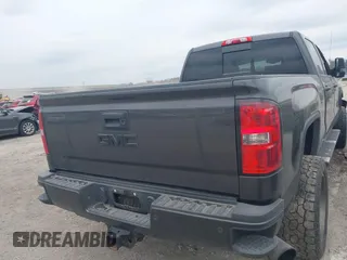 2015 GMC Sierra 2500HD available WiFi Denali with VIN 1GT120E84FF681816, listed as a IAAI auction lot 40967677 with 187,561 mi miles. Bid and sale history available at carsss.com. Image 16.