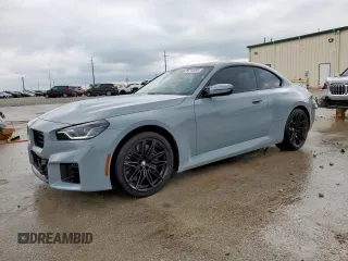 2024 BMW M2 z VIN 3MF13DM04R8E82744, wystawiony jako Copart lot #54774895 z przebiegiem 6 974 mil mil oraz Szkoda całkowita • Salvage title. Historia ofert i sprzedaży dostępna na DreamBid. Obrazek 1.