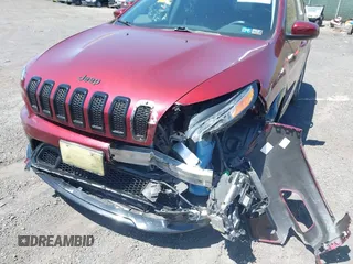 2018 Jeep Cherokee Latitude Tech Connect with VIN 1C4PJMCB9JD602518, listed as a IAAI auction lot 42146179 with 23,902 mi miles. Bid and sale history available at carsss.com. Image 6.
