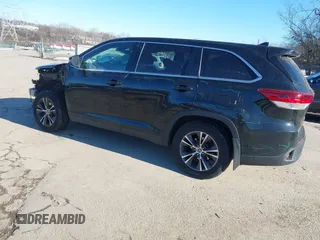2019 Toyota Highlander LE with VIN 5TDBZRFH0KS964145, listed as a IAAI auction lot 41390943 with 127,163 mi miles and . Bid and sale history available at DreamBid. Image 3.