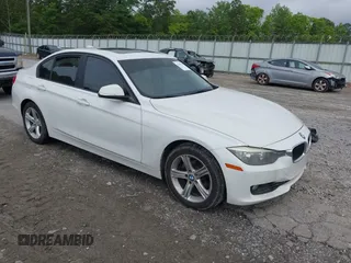 2015 BMW 3 Series 328i z VIN WBA3A5G59FNS87002, wystawiony jako IAAI lot #42366574 z przebiegiem 173 359 mil mil oraz . Historia ofert i sprzedaży dostępna na DreamBid. Obrazek 1.