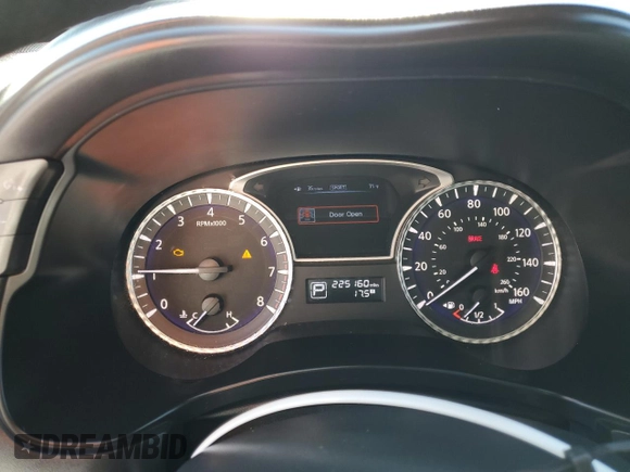 2013 Infiniti JX35 with VIN 5N1AL0MM9DC307014, listed as a Copart auction lot 55523725 with 225,160 mi miles and Salvage Title. Bid and sale history available at DreamBid. Image 9.
