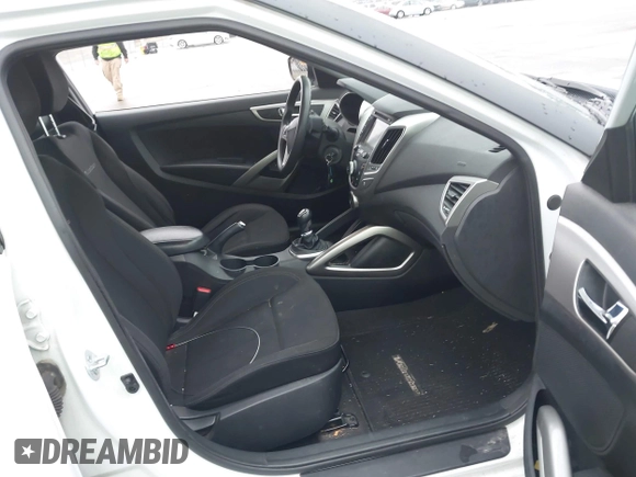 2013 Hyundai Veloster w/Gray Int with VIN KMHTC6AD8DU171050, listed as a IAAI auction lot 41992468 with 186,714 mi miles and . Bid and sale history available at DreamBid. Image 5.