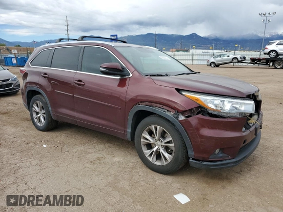 2015 Toyota Highlander XLE z VIN 5TDKKRFH0FS097839, wystawiony jako Copart lot #57030755 z przebiegiem 105 997 mil mil oraz Szkoda całkowita • Salvage title. Historia ofert i sprzedaży dostępna na DreamBid. Obrazek 4.