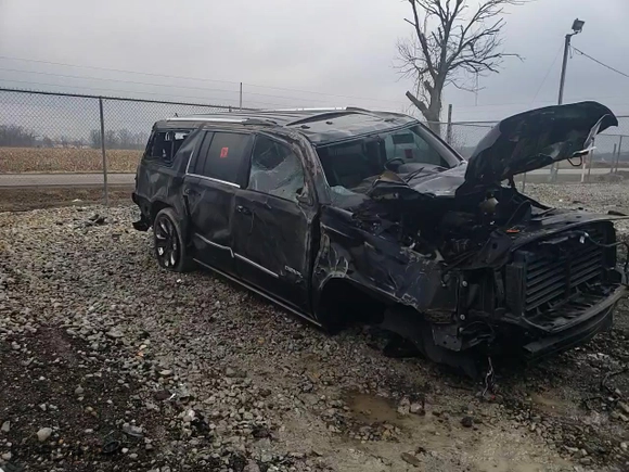 2020 GMC Yukon XL Denali with VIN 1GKS2HKJXLR100974, listed as a Copart auction lot 45705805 with 0 mi miles and Salvage Title. Bid and sale history available at carsss.com. Image 12.