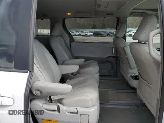2012 Toyota Sienna XLE z VIN 5TDDK3DC6CS043440, wystawiony jako Copart lot #50408865 z przebiegiem 229 239 mil mil oraz Szkoda całkowita • Salvage title. Historia ofert i sprzedaży dostępna na DreamBid. Obrazek 12.