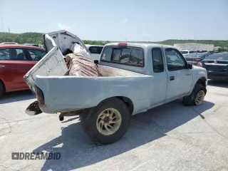 1993 Toyota Pickup DLX z VIN 4TAVN13D3PZ113874, wystawiony jako Copart lot #65384333 z przebiegiem 225 463 mil mil oraz Szkoda całkowita • Salvage title. Historia ofert i sprzedaży dostępna na DreamBid. Obrazek 3.