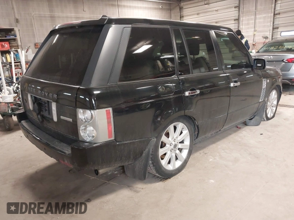 2008 Land Rover Range Rover SC z VIN SALMF13418A290834, wystawiony jako IAAI lot #41833608 z przebiegiem 184 122 mil mil oraz . Historia ofert i sprzedaży dostępna na DreamBid. Obrazek 4.