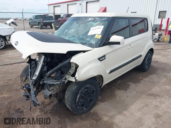 2013 Kia Soul with VIN KNDJT2A56D7488031, listed as a IAAI auction lot 41941283 with 1 mi miles. Bid and sale history available at carsss.com. Image 2.